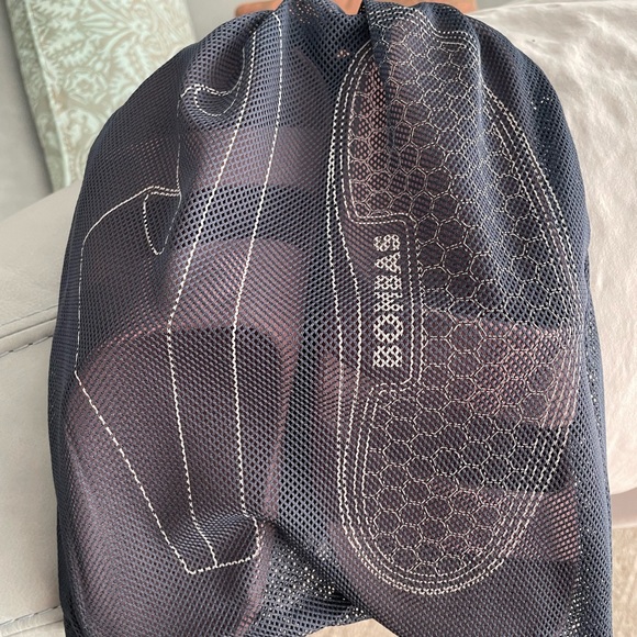 NWT Bombas - waterproof, outdoor, indoor, super comfortable, easy slides - Picture 6 of 6